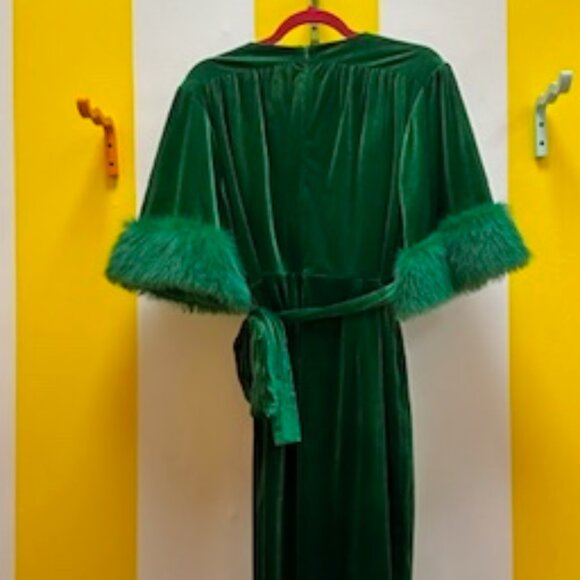 Hollywood Land Emerald Velvet Wrap Dress with Fur Sleeve Size XL - Picture 7 of 12